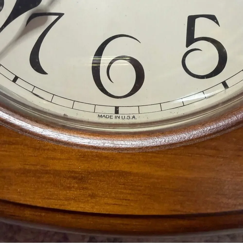 Vintage Seth Thomas Wood Wall Clock 10” x 10” Model 592 USA